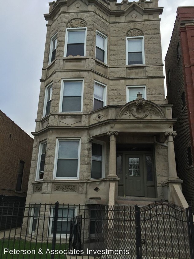 Primary Photo - 1318 N Kedzie Ave