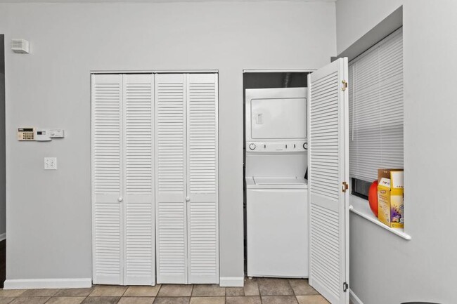 Foto del edificio - 2 bedroom in Chicago IL 60660
