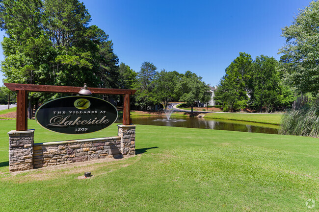Building Photo - Village at Lakeside