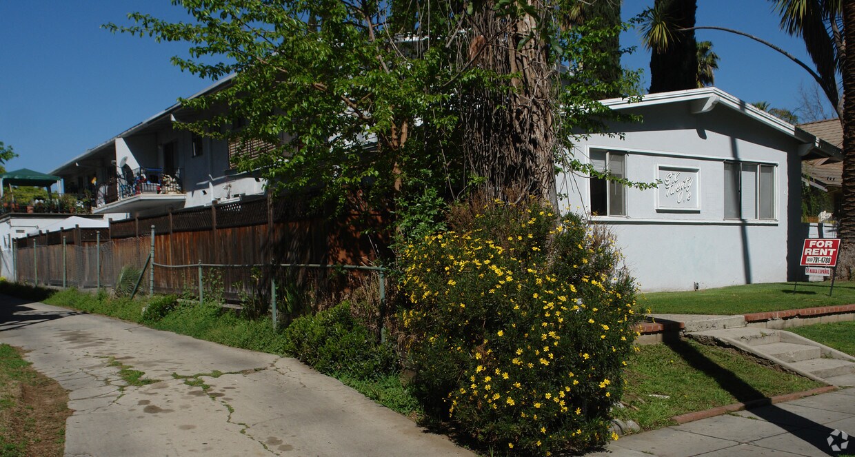 Building Photo - 621 El Molino Ave