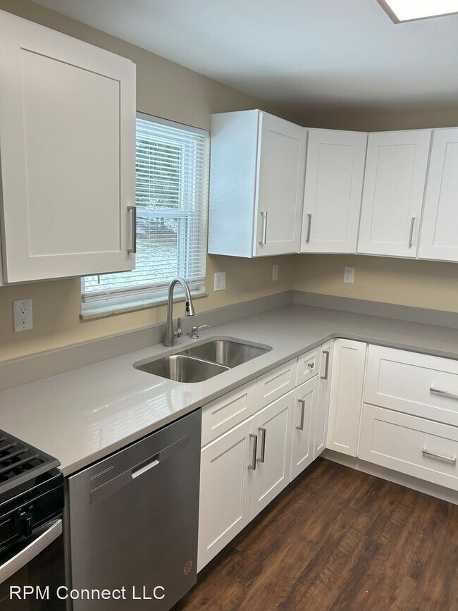 Building Photo - 3 br, 1.5 bath House - 926 Harper Road