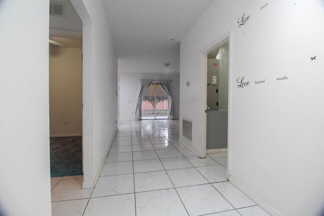 Foto del edificio - 224 Highland Meadows Ave