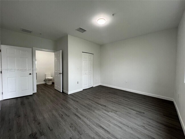 Foto del edificio - 2311 NW 22nd Ave