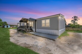 Building Photo - 334 Rd 5252