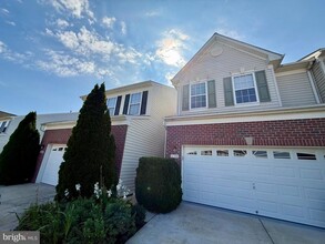 Building Photo - 3306 Woodspring Dr