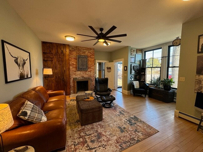 Foto del edificio - 204 Cherry St W