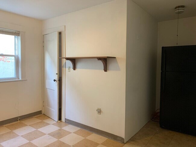 Building Photo - 56 Bower St