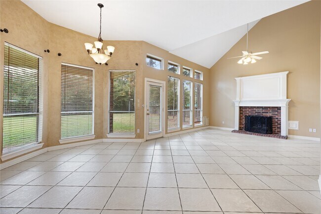 Foto del edificio - 13135 Finch Brook Dr