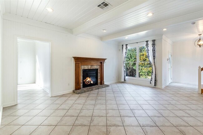 Foto del edificio - 506 Centex Sportsman Rd