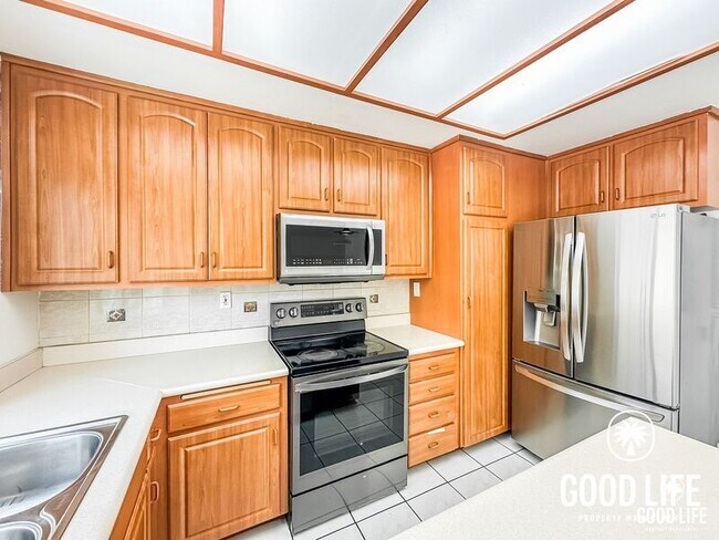 Building Photo - 6747 Parkside Ave