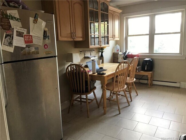 Building Photo - 84 Seaside Ave