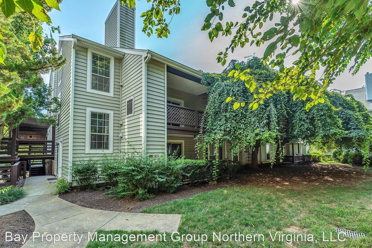 10028 Oakton Terrace Rd, Oakton, VA 22124 House Rental in Oakton, VA