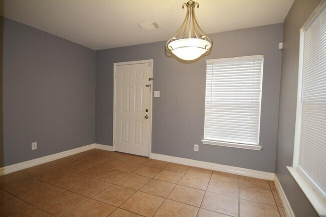 Building Photo - 8915 Canton Park Ln