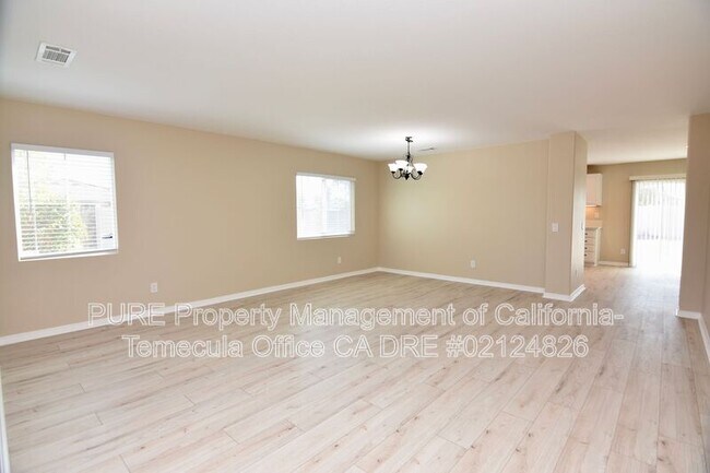 Building Photo - 687 Allepo Pine St