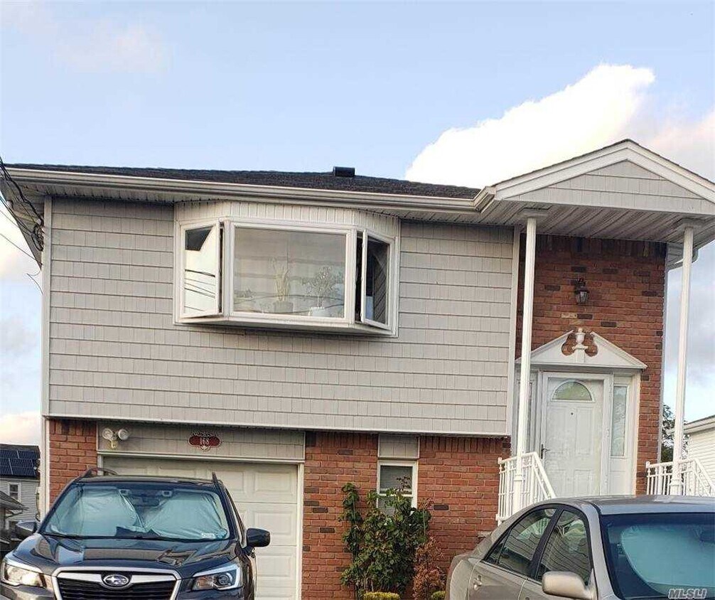 Foto principal - 168 W Nicholai St