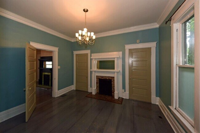 Building Photo - 1303 Greenwood Ave