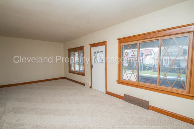 Building Photo - 4937 E 111th St