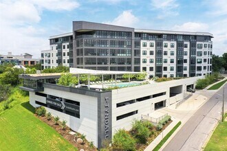 Building Photo - 800 Embassy Dr