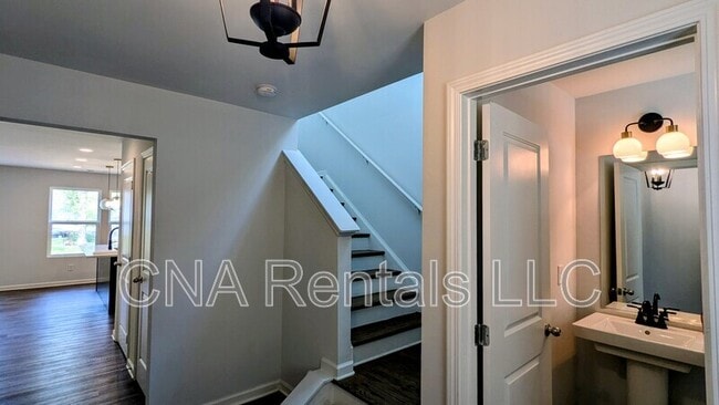 Photo - 2367 Summit Ave NW House