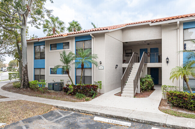 Entrada - Palm Beach Place