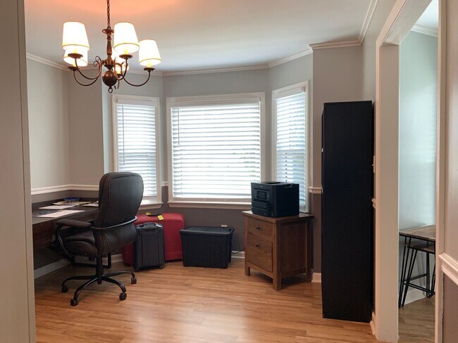 Building Photo - Fantastic Renovated Residence, Large Yard,...