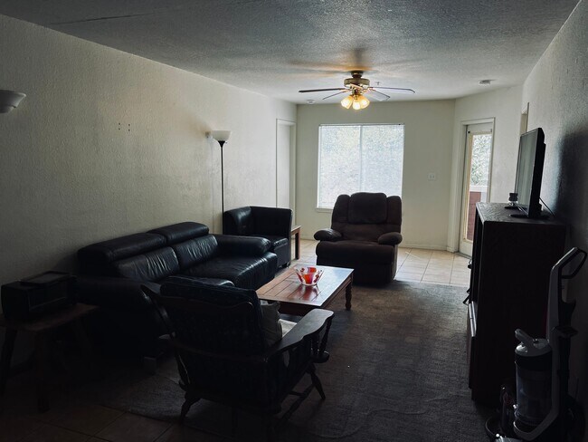 Foto del edificio - 521 Southwest Pkwy