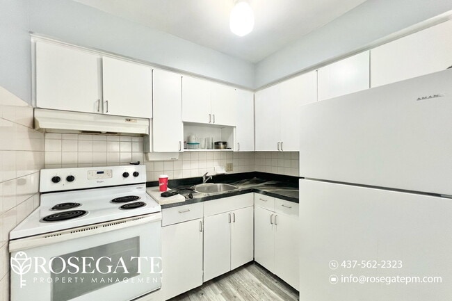 Building Photo - Newly Renovated 3-Bedroom Apartment in Kit...