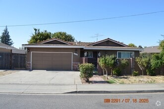 Building Photo - 4504 E Monte Vista Ave