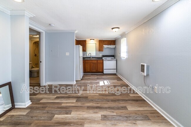 Foto del edificio - 608 Lester Rd