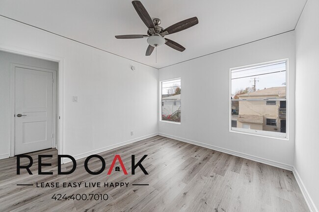 Foto del edificio - 5164 Clinton St