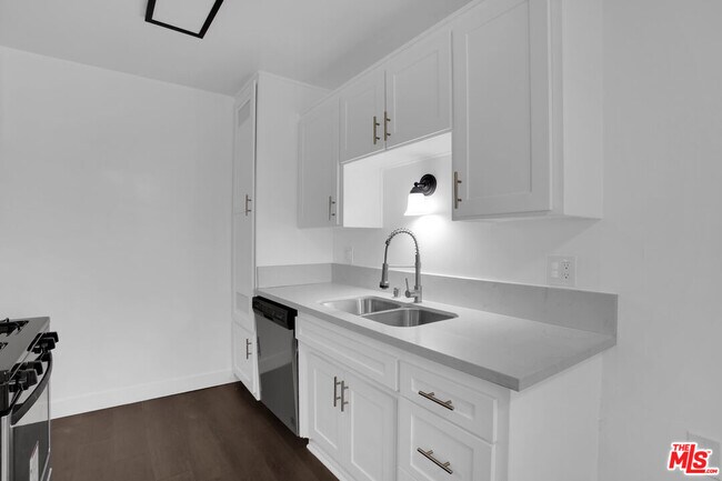 Foto del edificio - 1100 W Glendon Way