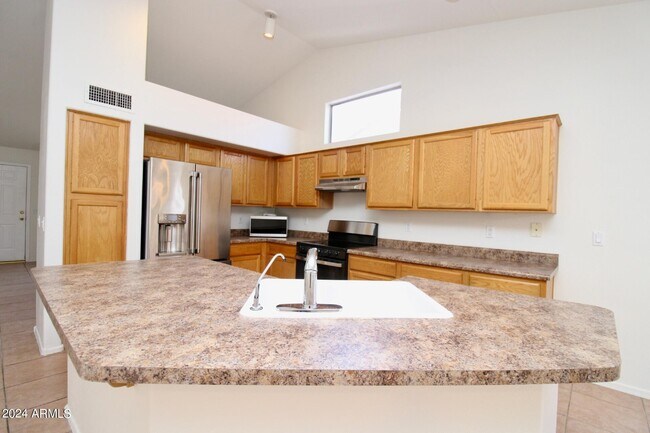 Building Photo - 1068 West Swan Drive