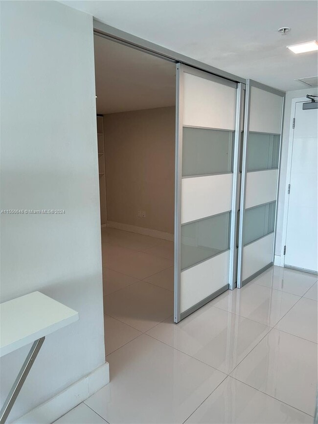Building Photo - 400 Sunny Isles Blvd