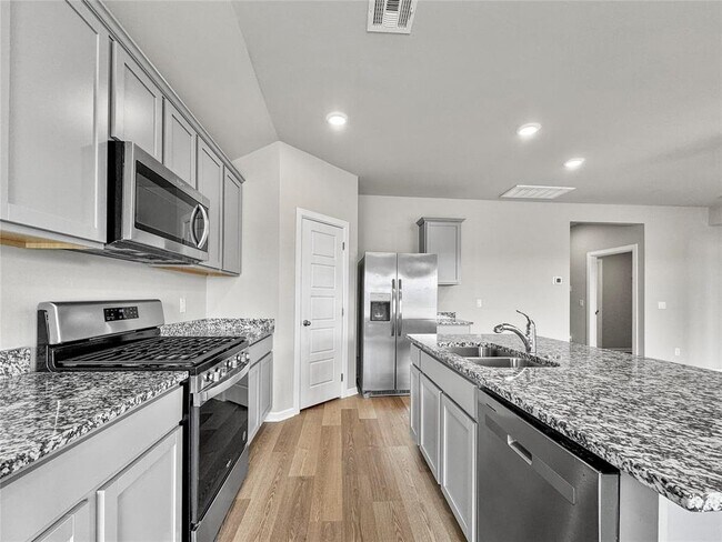 Building Photo - 10512 SW 41st St