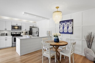 Building Photo - 3236 32nd Ct