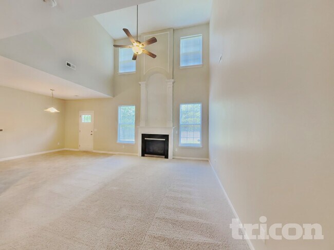 Foto del edificio - 4236 Glenmore Creek Dr