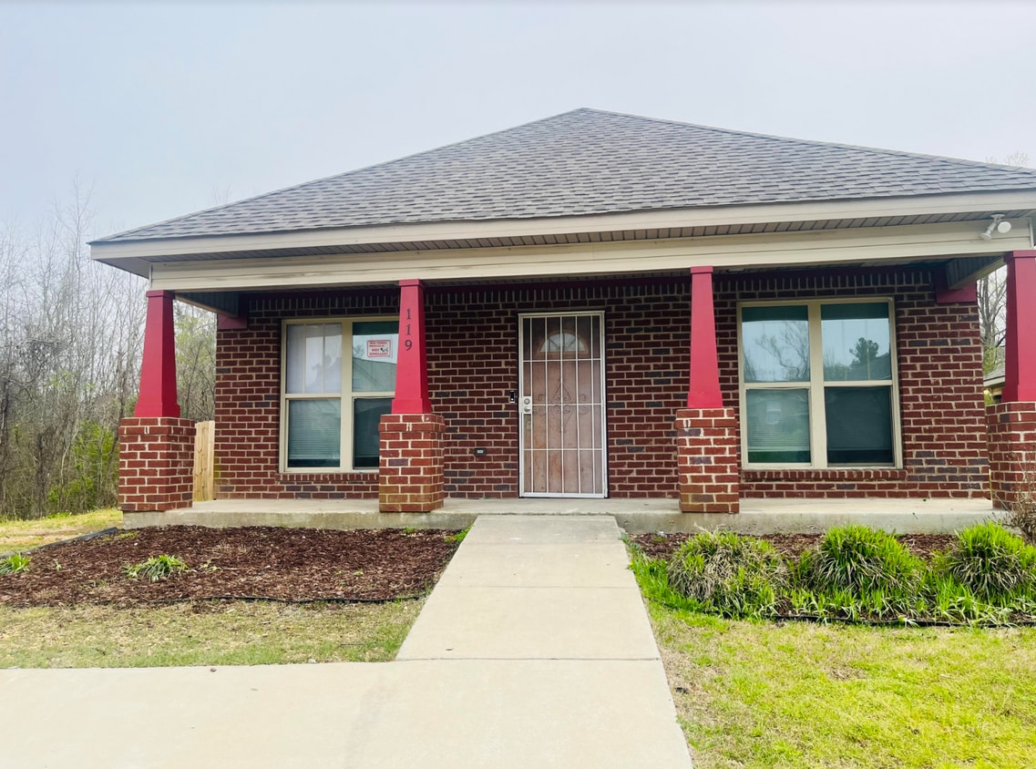 119 Creek Run Way, Calera, AL 35040 House Rental in Calera, AL