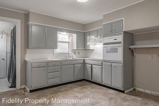 Building Photo - 2 br, 1 bath House - 1066 S Fort St.