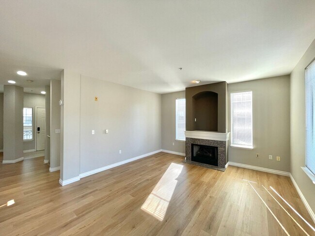 Foto del edificio - Modern Rose Hill Townhome For Rent In Prim...