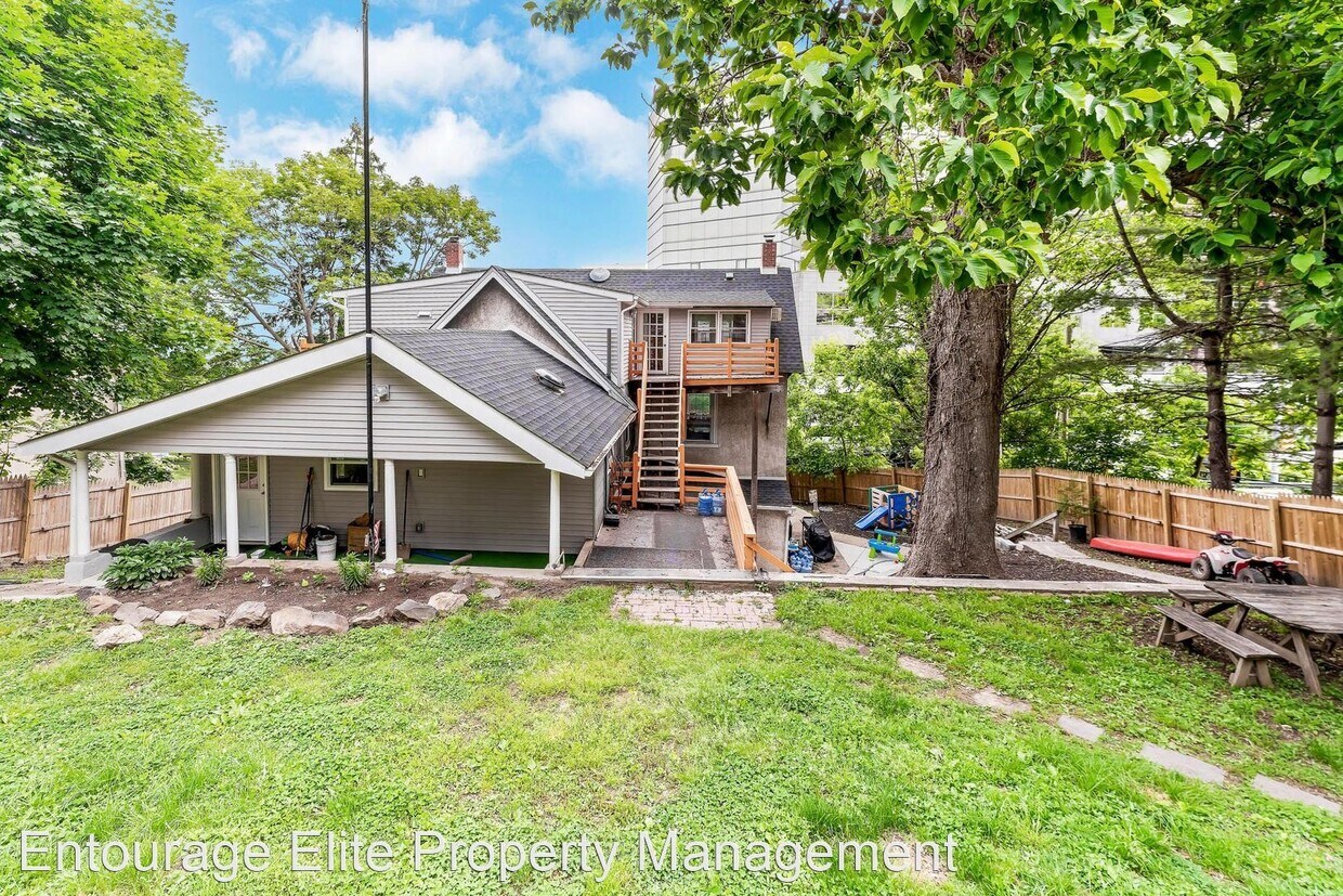 Foto principal - 2 br, 1 bath House - 228 Crawford Avenue #2