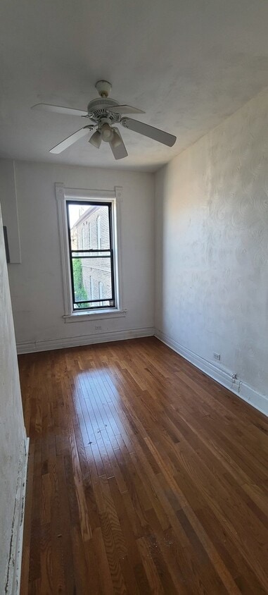 Building Photo - 1344 W 18th Pl
