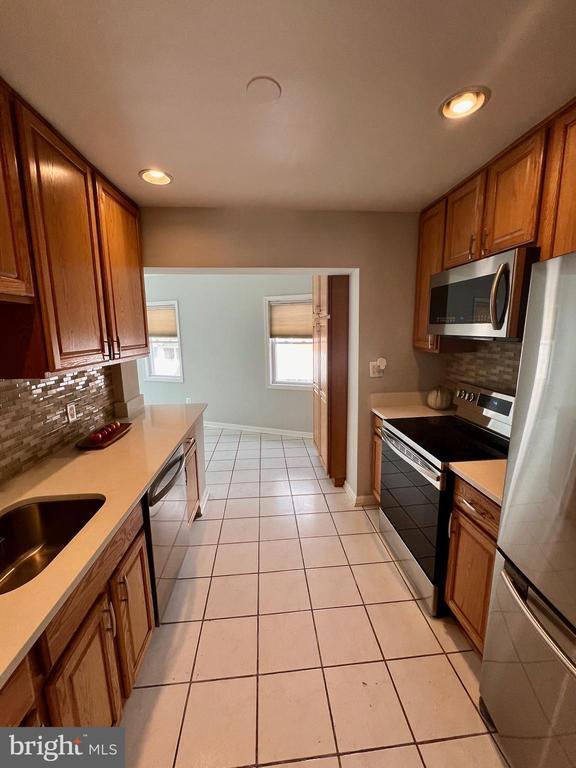 Foto del edificio - 7208 Tyler Ave
