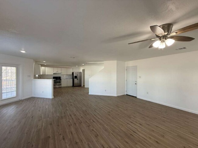 Building Photo - 9339 Mimosa Manor