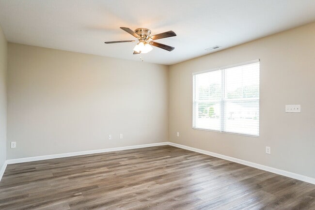 Foto del edificio - 138 Johnston Farms Dr