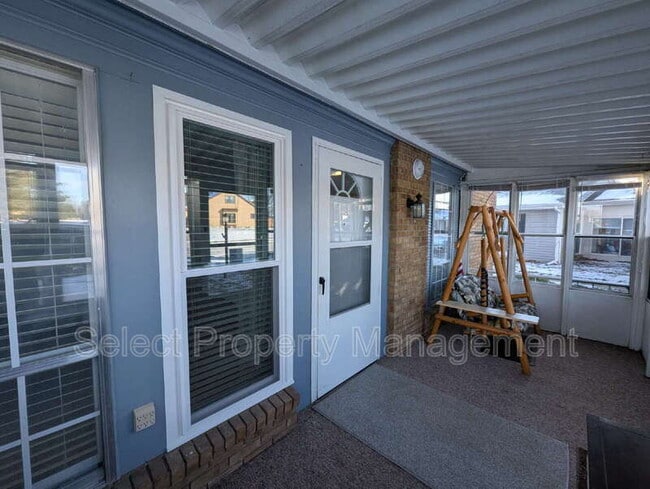 Foto del edificio - 5138 Woodmark Dr