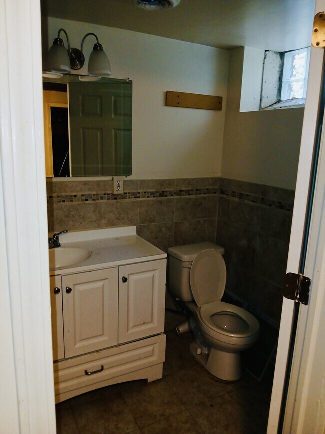 Foto del edificio - 17646 Woodbine St