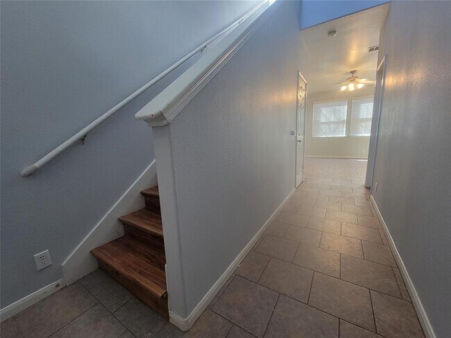 Building Photo - 2516 Allred Dr