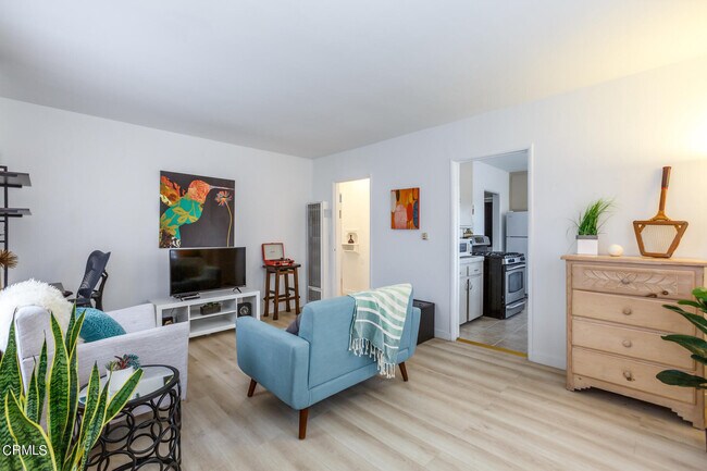 Foto del edificio - 3210 1/2 Sherwood Ave