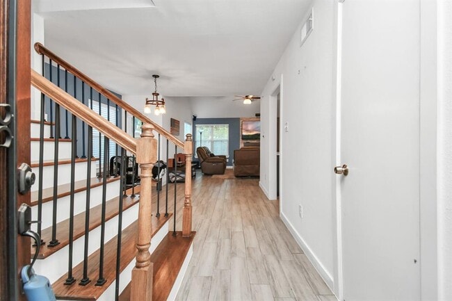Foto del edificio - 6815 Eagle Ridge Dr