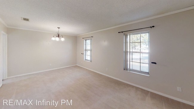 Building Photo - 3 br, 2 bath House - 4485 Cessnock Dr